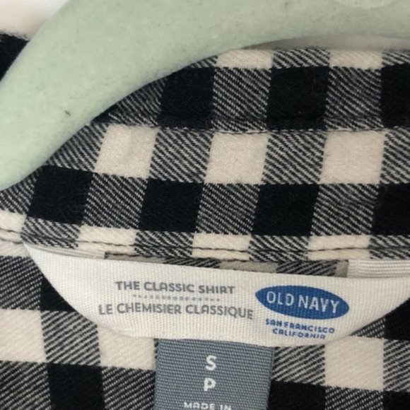 📦 Old Navy Black Gingham The Classic Shirt Small - Picture 6 of 8